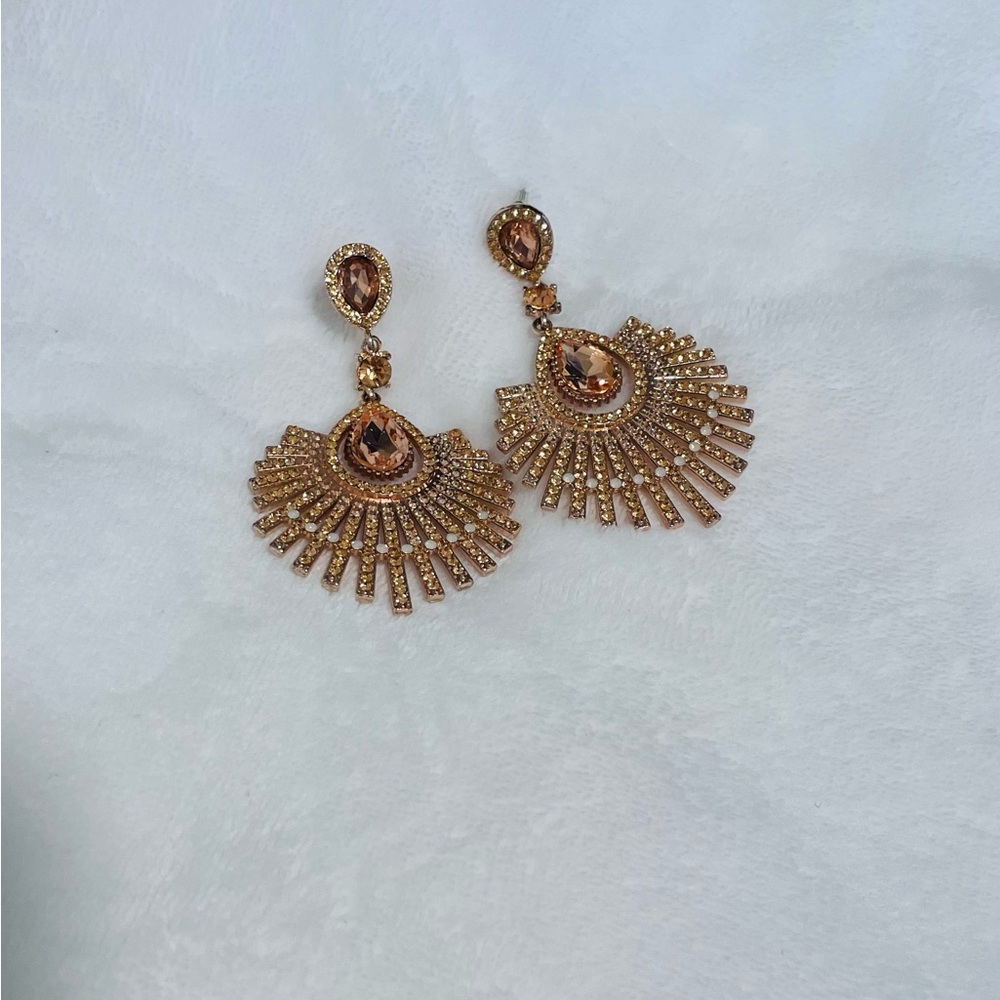 Elegant Gold Fan-Shaped Earrings